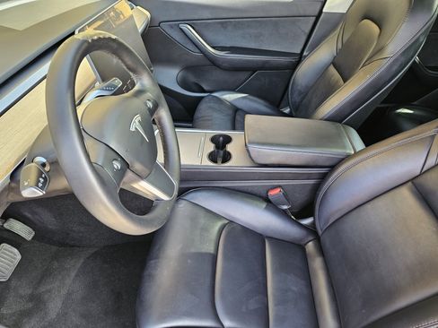 Used 2022 Tesla Model Y Long Range AWD/4WD image 11
