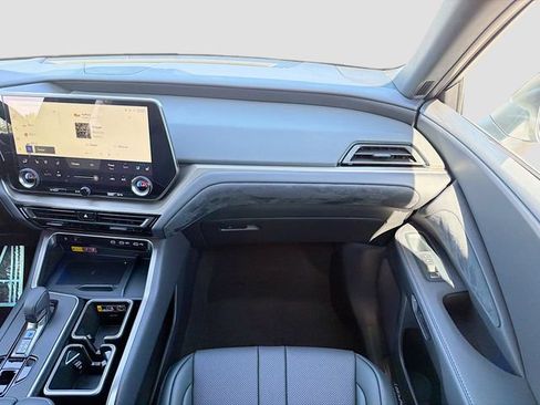 New 2026 Lexus TX 500h AWD image 19