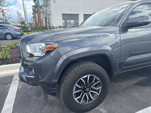 Used 2022 Toyota Tacoma SR5 w/ Technology Package RWD image 9