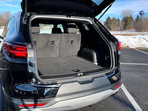 Used 2023 Chevrolet Blazer LT w/ Driver Confidence Package image 5