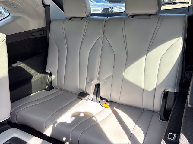 Used 2025 Acura MDX w/ Technology Package FWD image 8