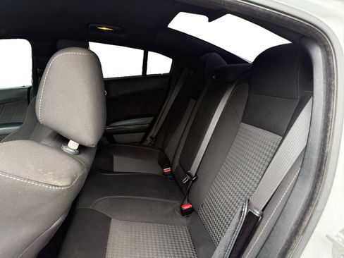 Used 2019 Dodge Charger R/T w/ Blacktop Package image 9