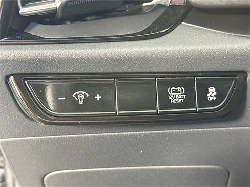 Used 2024 Kia Niro LX image 21