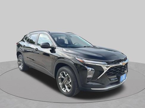 Used 2024 Chevrolet Trax LT FWD image 9