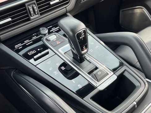 Used 2021 Porsche Cayenne Turbo image 33