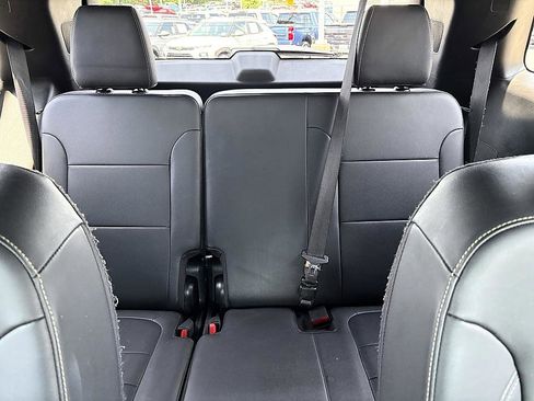 Used 2023 Chevrolet Traverse LT w/ LPO, Floor Liner Package FWD image 12