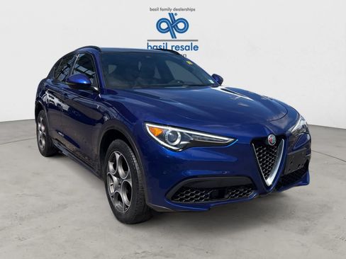 Used 2022 Alfa Romeo Stelvio Ti AWD/4WD image 34