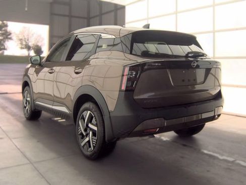Used 2026 Nissan Kicks SV FWD image 8