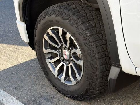 Used 2021 GMC Sierra 1500 AT4 w/ Off-Road Performance Package AWD/4WD image 4