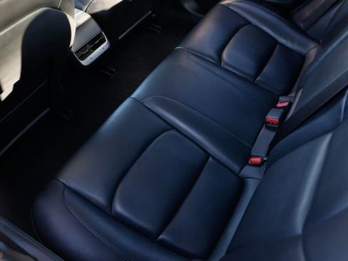 Used 2022 Tesla Model 3 Standard Range image 13