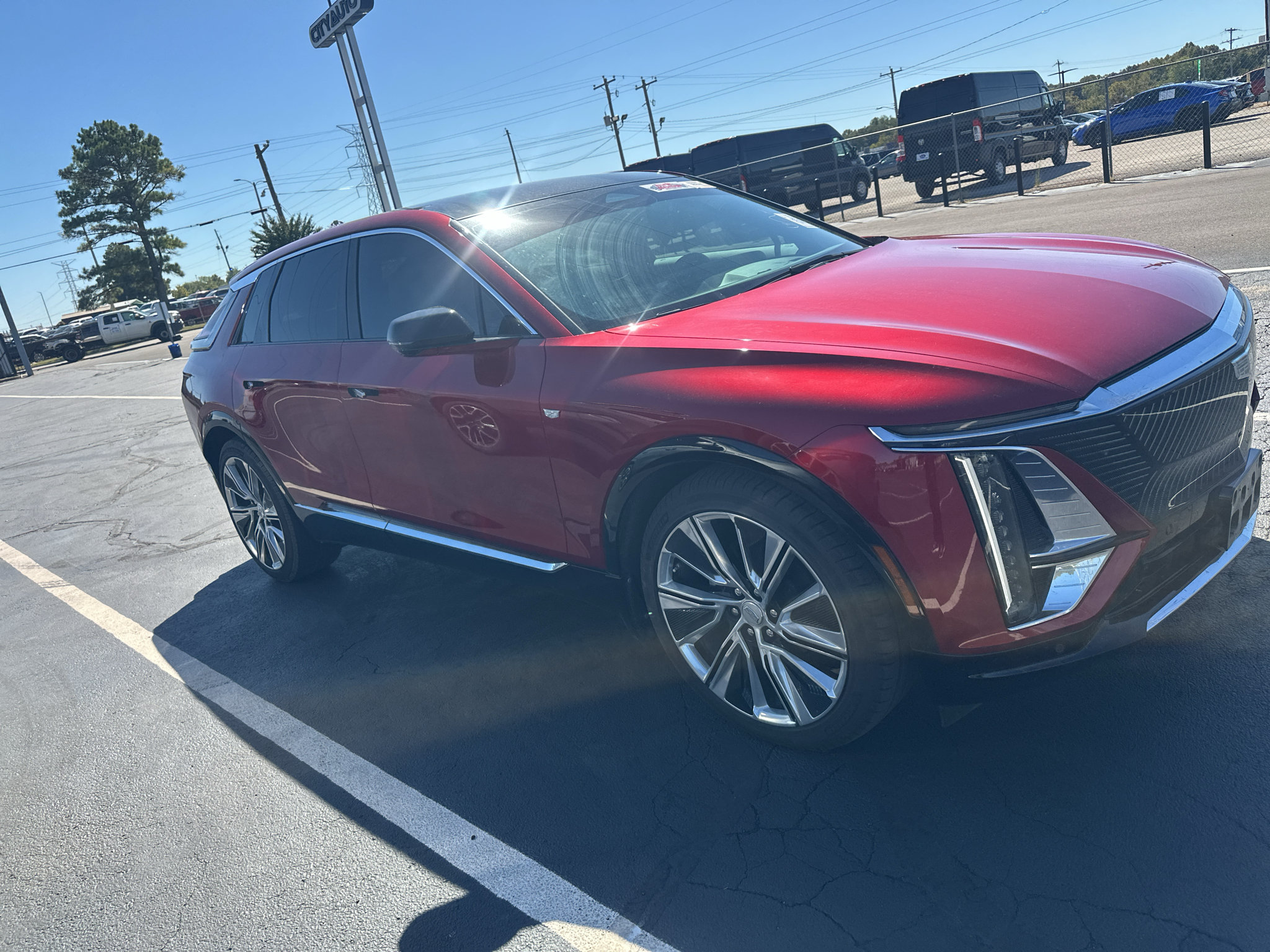 Used 2024 Cadillac Lyriq Luxury RWD image 3