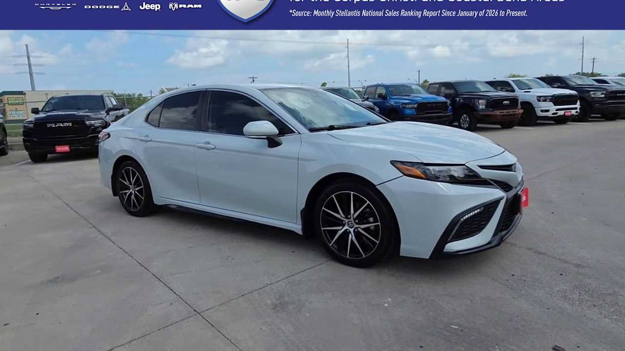 Used 2023 Toyota Camry SE w/ Convenience Package FWD image 2