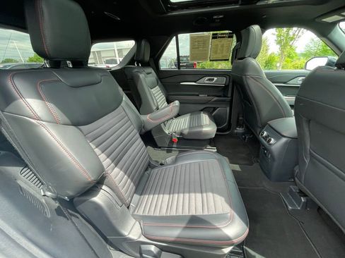 Used 2025 Ford Explorer ST-Line w/ Premium Package AWD/4WD image 26