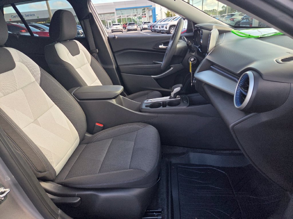 Certified 2025 Chevrolet Trax LS w/ Driver Confidence Package FWD image 19