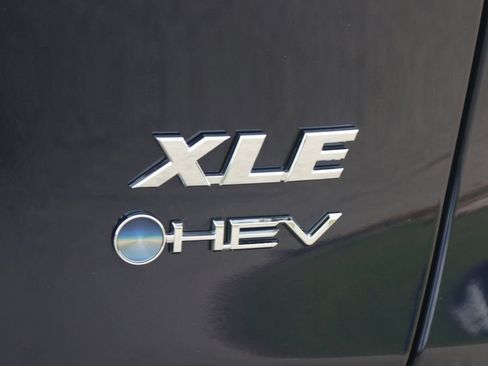 Used 2025 Toyota RAV4 XLE AWD/4WD image 20