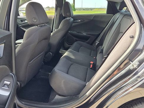 Used 2022 Chevrolet Malibu LS FWD image 4