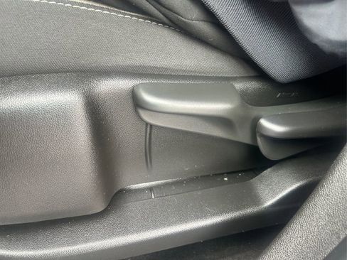 Used 2022 Chevrolet Equinox LS image 16