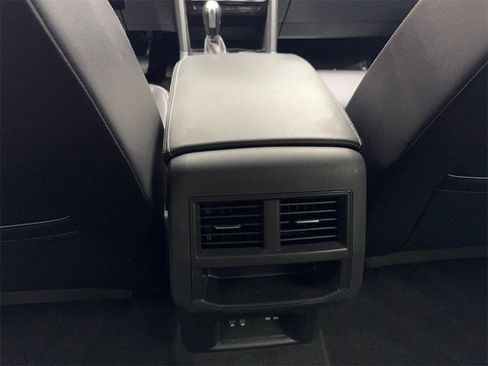 Used 2022 Volkswagen Atlas Cross Sport SE w/ Panoramic Sunroof Package image 52