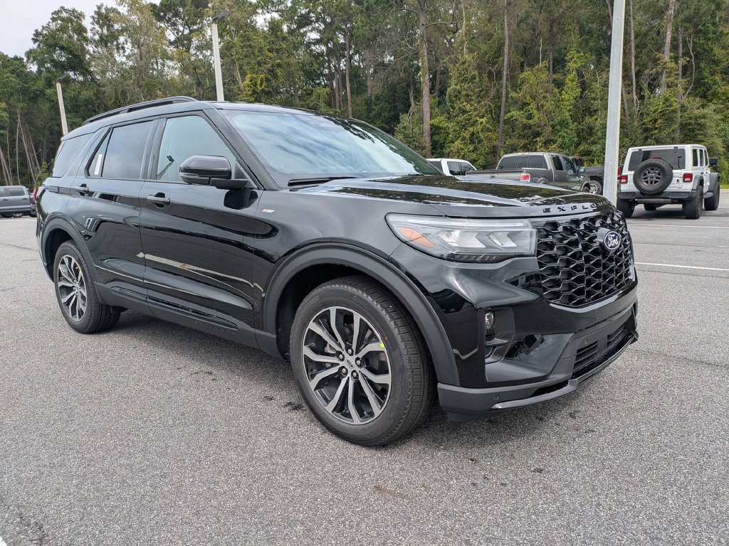New 2027 Ford Explorer ST-Line RWD image 2
