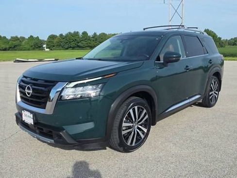 Used 2023 Nissan Pathfinder Platinum AWD/4WD image 3
