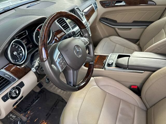 Used 2015 Mercedes-Benz GL 550 4MATIC image 10