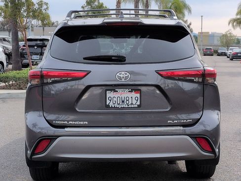Used 2023 Toyota Highlander Platinum image 9