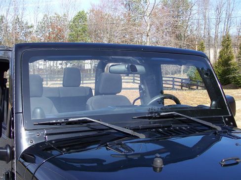 Used 2013 Jeep Wrangler Sport image 38