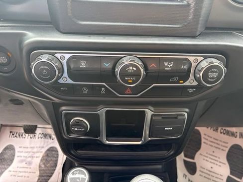 Used 2022 Jeep Wrangler Sport AWD/4WD image 19