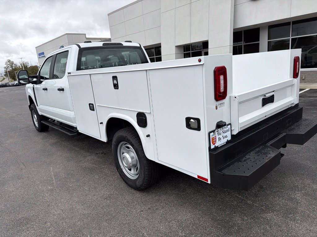 New 2027 Ford F350 XL w/ Snow Plow Prep Package AWD/4WD image 3