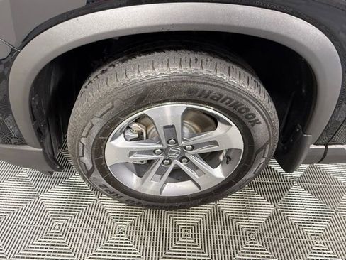 Used 2025 Honda Pilot EX-L image 13