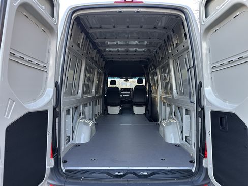 New 2025 Mercedes-Benz Sprinter 2500 image 30