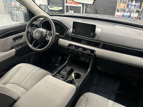 Used 2023 Honda Pilot LX image 20