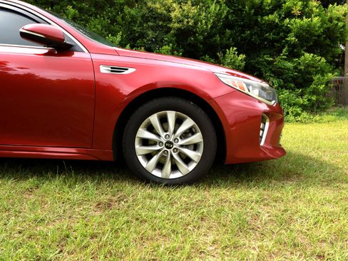 Used 2018 Kia Optima S image 23