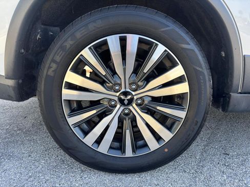 Used 2019 Mitsubishi Outlander SE image 39