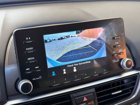 Used 2020 Honda Accord LX image 7