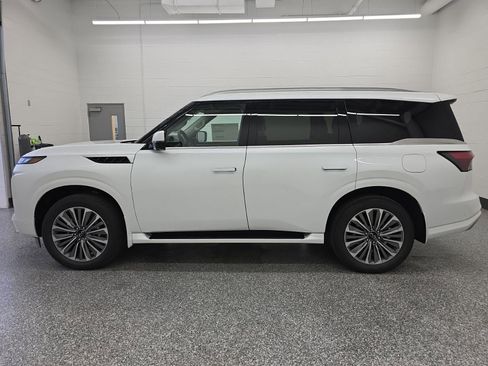 New 2026 INFINITI QX80 Luxe w/ Cargo Package AWD/4WD image 2