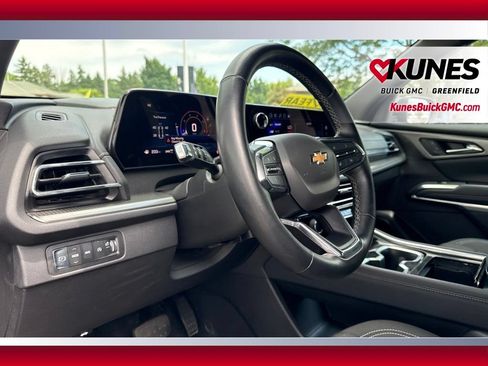 Used 2024 Chevrolet Traverse LT AWD/4WD image 18