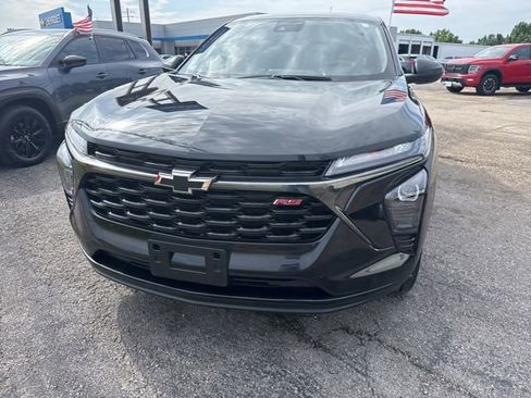 Used 2024 Chevrolet Trax RS w/ Driver Confidence Package FWD image 4