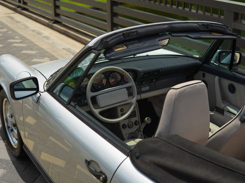 Used 1989 Porsche 911 Carrera RWD image 15