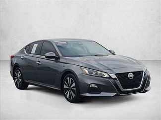 Used 2022 Nissan Altima 2.5 SV video 3