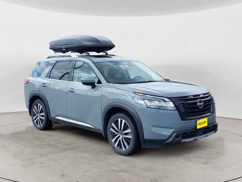 Used 2023 Nissan Pathfinder Platinum AWD/4WD image 7
