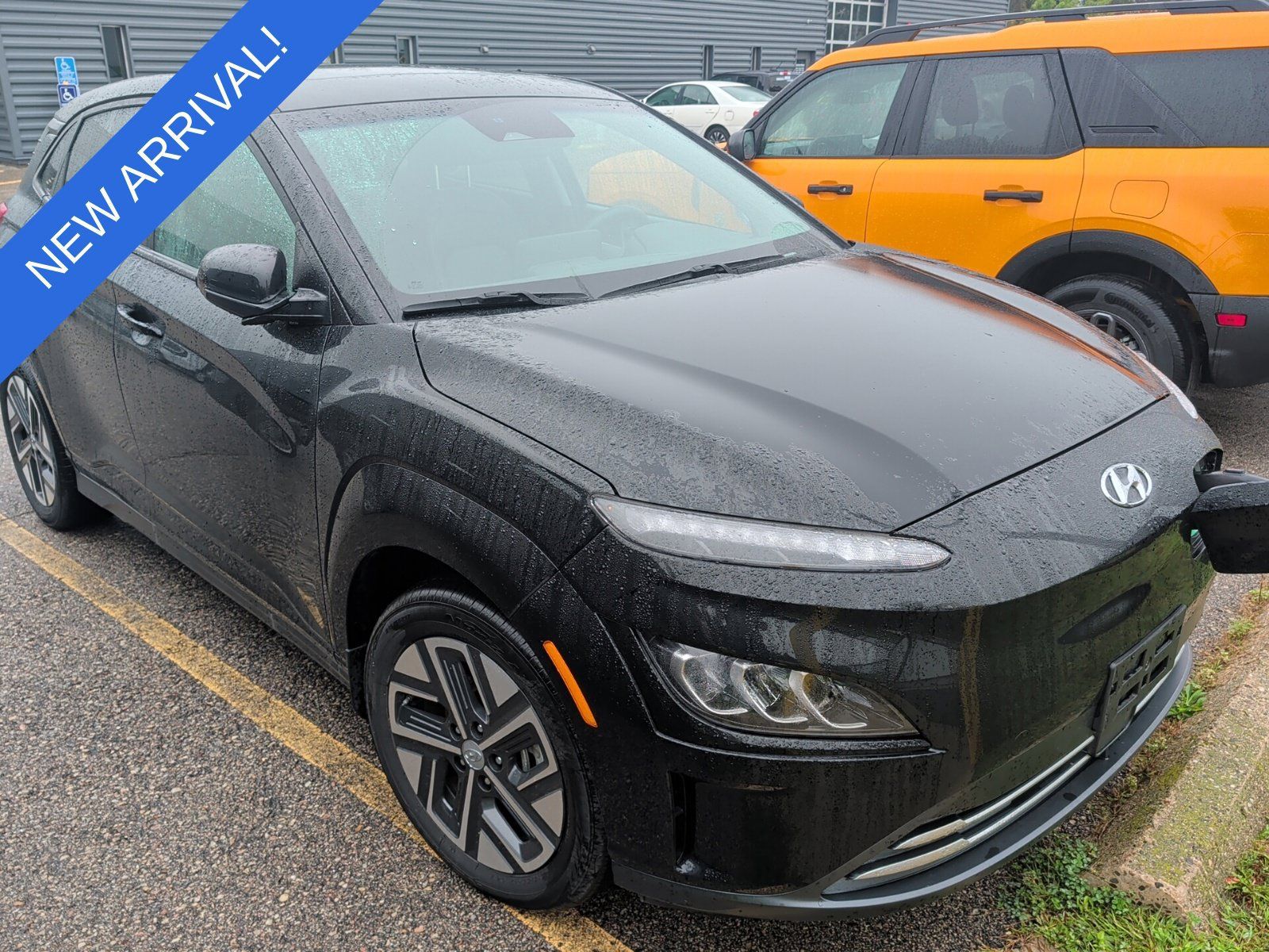 Used 2023 Hyundai Kona Limited FWD image 5