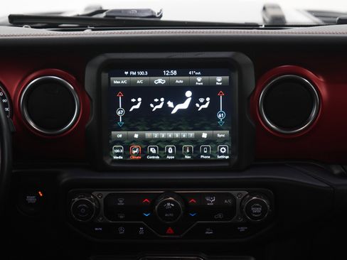 Used 2022 Jeep Gladiator Rubicon w/ Trailer Tow Package AWD/4WD image 17