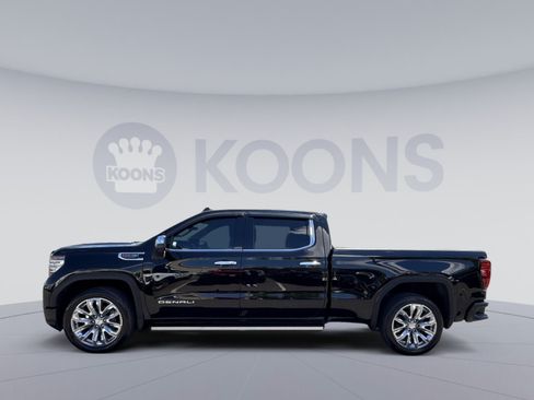 Used 2022 GMC Sierra 1500 Denali w/ Denali Reserve Package AWD/4WD image 2