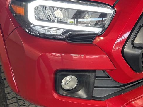 Used 2016 Toyota Tacoma SR image 13