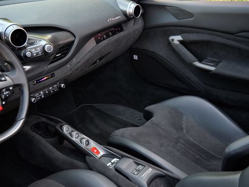 Used 2023 Ferrari F8 Tributo RWD image 17