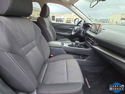 Used 2025 Nissan Rogue SV image 10