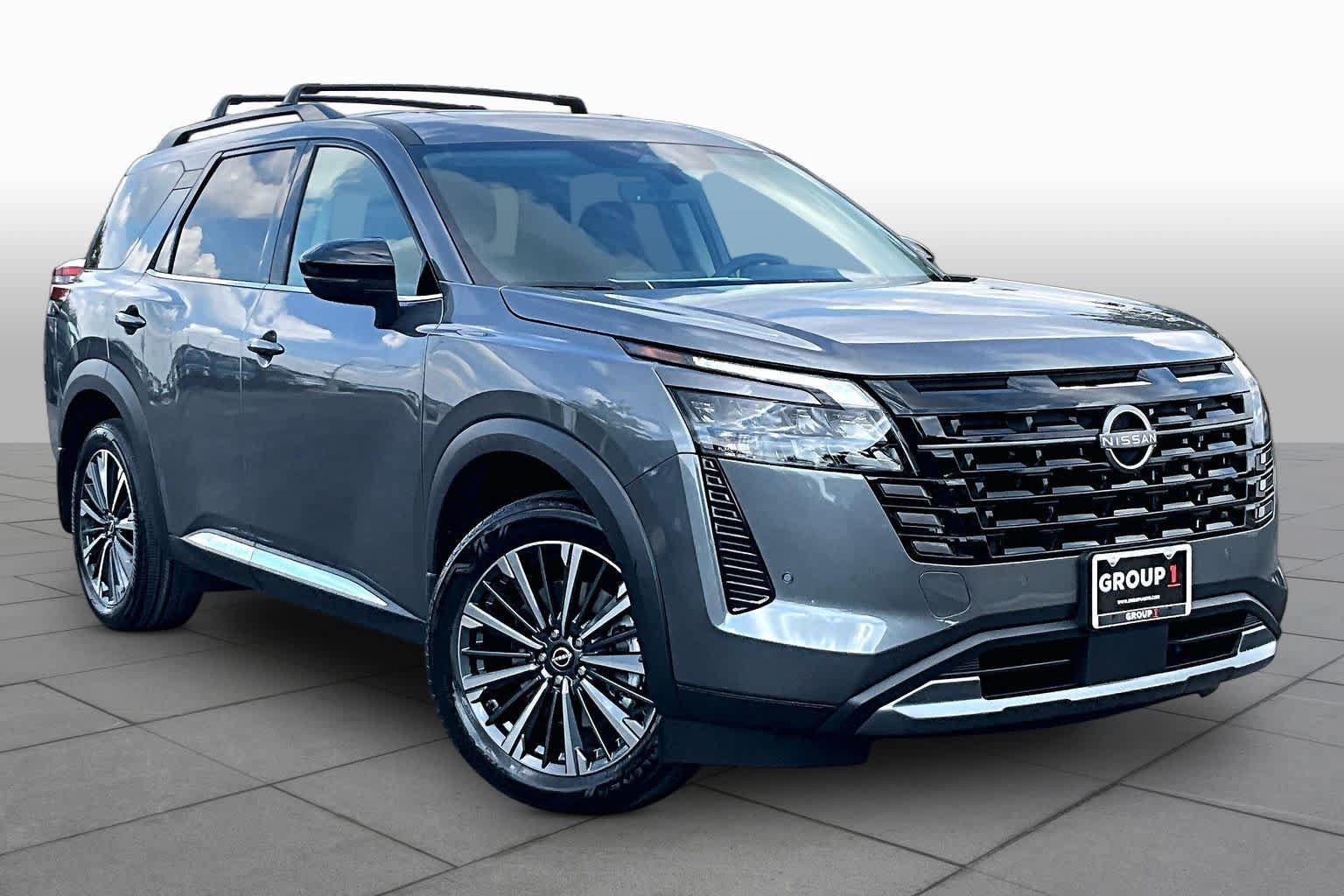 New 2026 Nissan Pathfinder Platinum FWD image 2