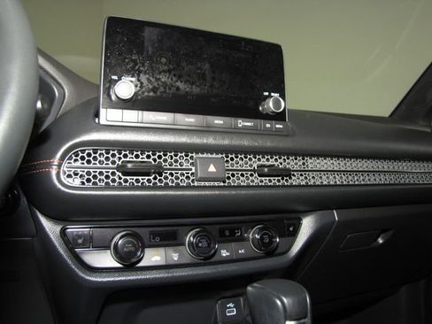 Certified 2025 Honda HR-V Sport image 7