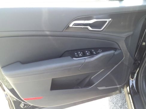 New 2025 Kia Sportage EX image 17